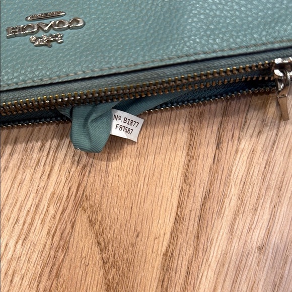 Coach Double Zip Leather Wristlet Mint Green - Picture 10 of 11